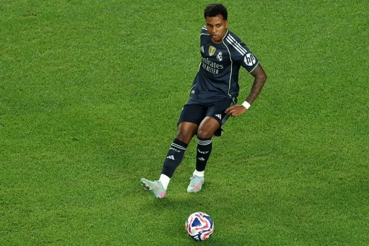 "Hayotimdagi eng yomon kunlardan biri." Rodrigo "xochlar"ajralganidan keyin xat yozdi