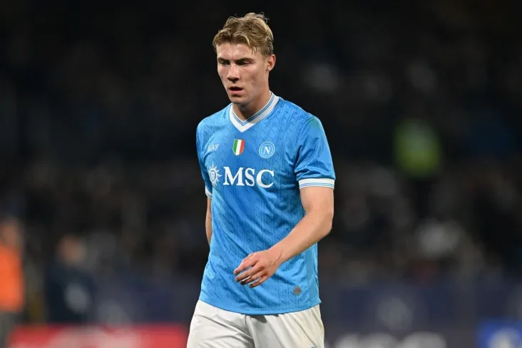 "Manchester Yunayted" ikki o'yinchini sotishdan 80 million evro daromad olishni kutmoqda — Romano