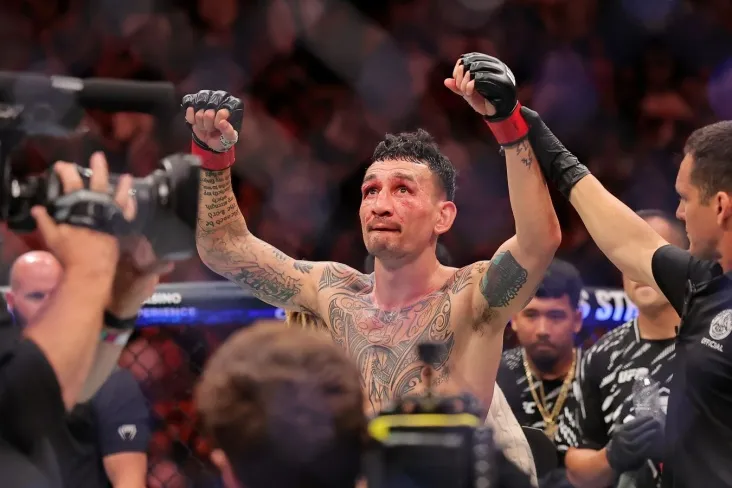 Maks Xollouey: jang statistikasi, UFC reytingi, rekord, qancha g'alaba, mag'lubiyat