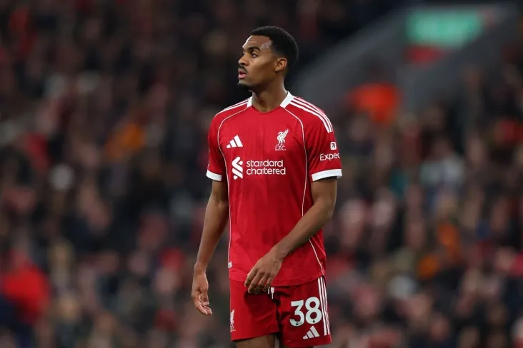 Rayan Gravenberx "Liverpul"bilan yangi shartnoma imzoladi