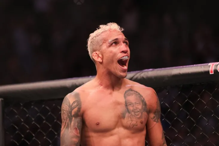 Charlz Oliveyra BMF unvoni uchun kurashda Maks Xolloueyni mag'lub etdi