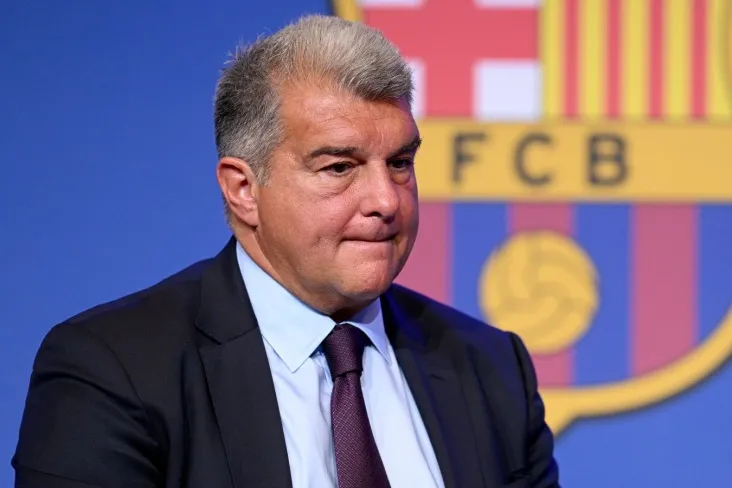 Laporte Messi yodgorligini o'rnatish niyatini tasdiqladi va Xavini tanqid qildi