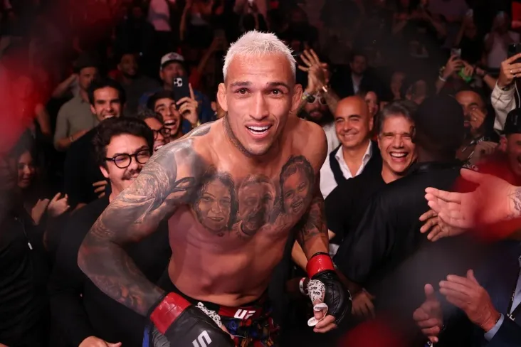 Tsarukyan UFCning barcha toifalar bo'yicha eng yaxshi 15 reytingidan chiqib ketdi. Oliveyra eng yaxshi 12 talikka kirdi