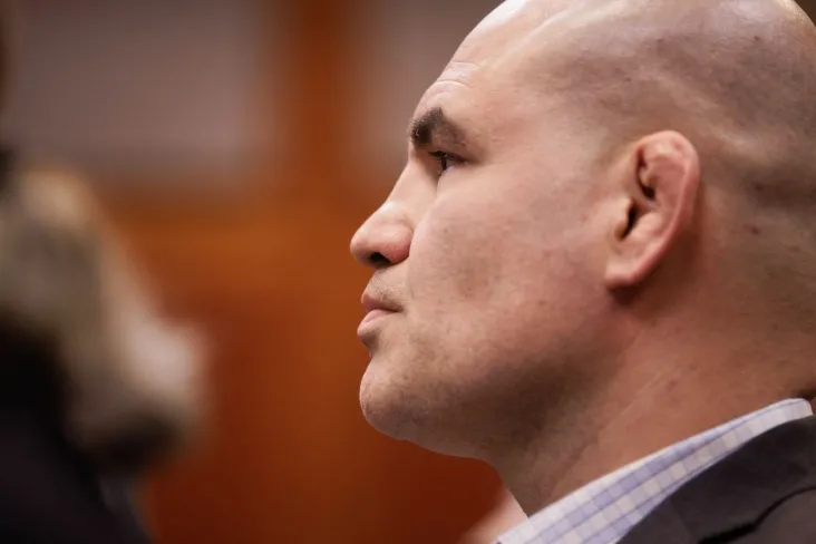 UFCning sobiq chempioni Keyn Velaskes qamoqdan chiqqanidan keyin murojaat qildi