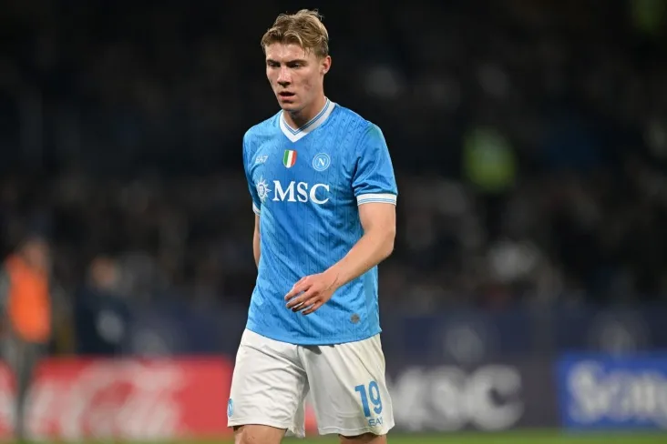 "Napoli" da ular LCHga chiqishidan qat'i nazar, Xoylundni "MU" dan sotib olishlarini aytishdi