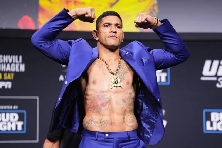 Kamaru Usmon Pereyraning UFC og'ir vazn toifasiga o'tishiga qanday munosabatda bo'lganiga javob berdi