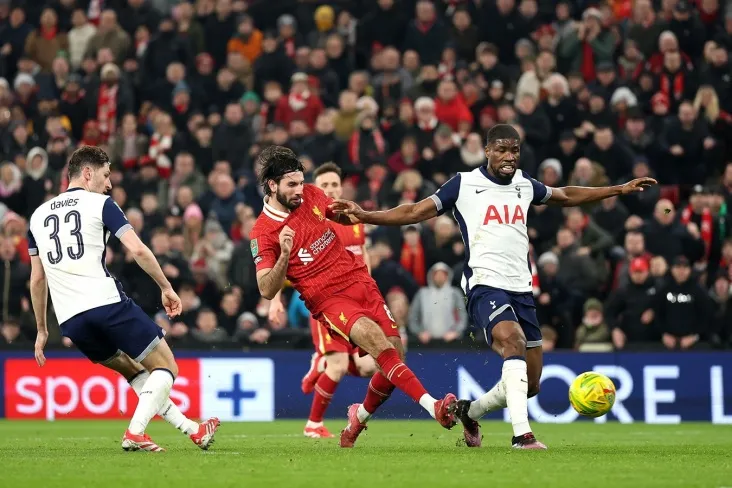 "Liverpul" - "Tottenxem": APLning 30-tur uchrashuvining onlayn translyatsiyasi soat 19:30 da boshlanadi