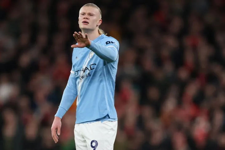 Surat: to'p Erling Xolandning zarbasidan keyin "Vest Xem" himoyachisining yuziga ta'sir qildi