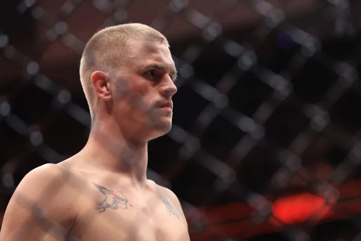 Ian Garri Islom Maxachevni u bilan jangdan qochishda aybladi