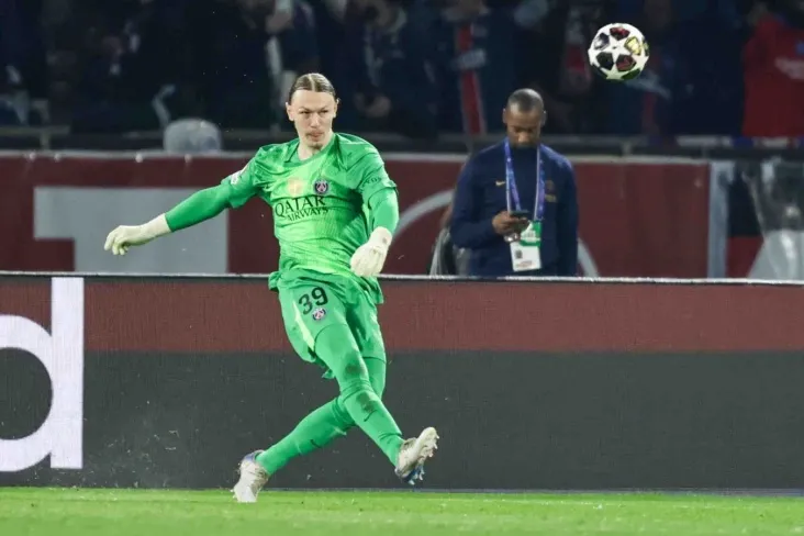 L'Equipe Safonov boshlang'ich tarkibda "Chelsea" bilan LCH javob o'yinida ishtirok etishini taxmin qildi.