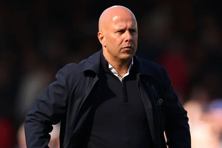 "Liverpul" murabbiyi Slot LCHda "Galatasaray" ga qarshi o'yinda Salah o'rnini bosganini tushuntirdi