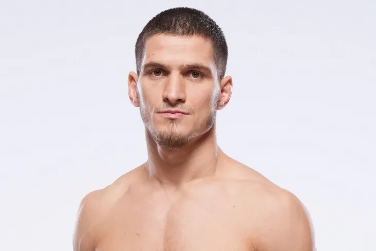 Movsar Yevloyev Fedor Yemelyanenkoni MMA tarixidagi eng buyuk 5 jangchi qatoriga kiritmadi