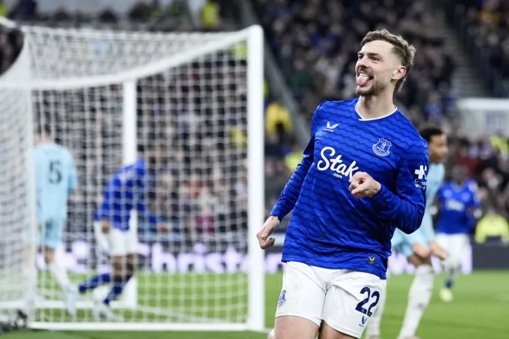 "Manchester Yunayted "" Everton " ning Dyusberi Xollini 52-57 million yevro evaziga nishonga oldi-Konur