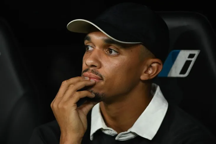 Trent Madrid derbisida "Real" startini o'tkazib yubordi, chunki u mashg'ulotga kechikdi-Marca