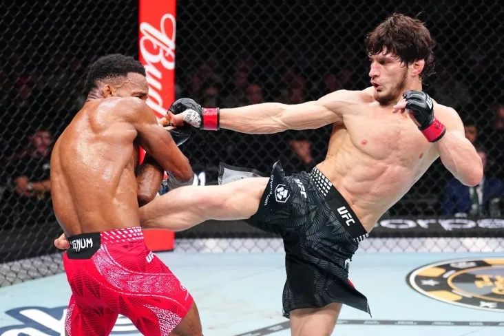 Leron Merfi Yevloyev bilan jangda kestirib, og'ir jarohat oldi