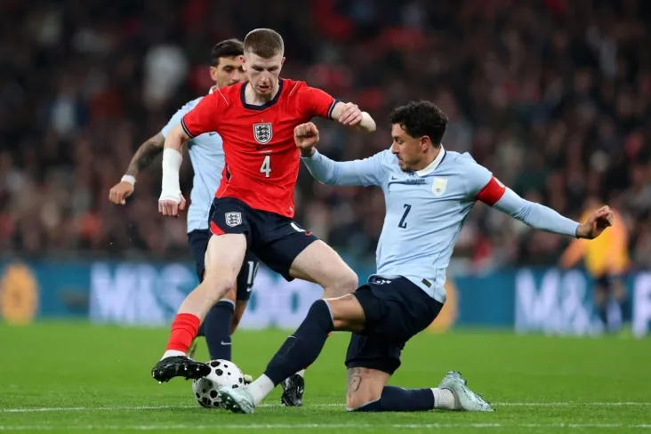 90+4-daqiqada Valverde goli bilan Angliya va Urugvay o'rtasidagi durang uchrashuvini video ko'rib chiqish