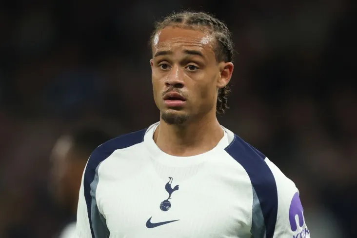 Sport.es Xavi Simonsning qaytishi uchun "Barselona" ning pozitsiyasini ochib berdi