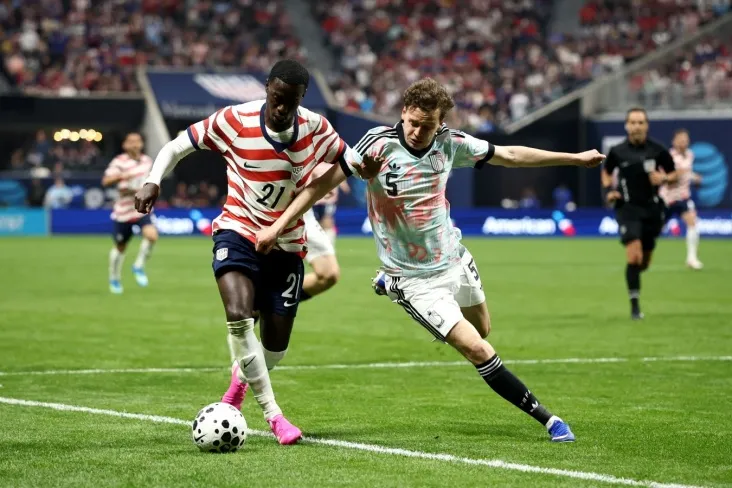 "Biz hayratda qoldik." Pulishich AQSh — Belgiya o'yinida jamoalar shakllarining ranglari o'xshashligini tanqid qildi