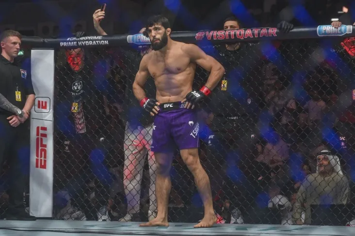 Tsarukyan o'zini "Mayami qiroli"deb atab, Masvidalga qarshi da'vo uchun Kovingtonni masxara qildi