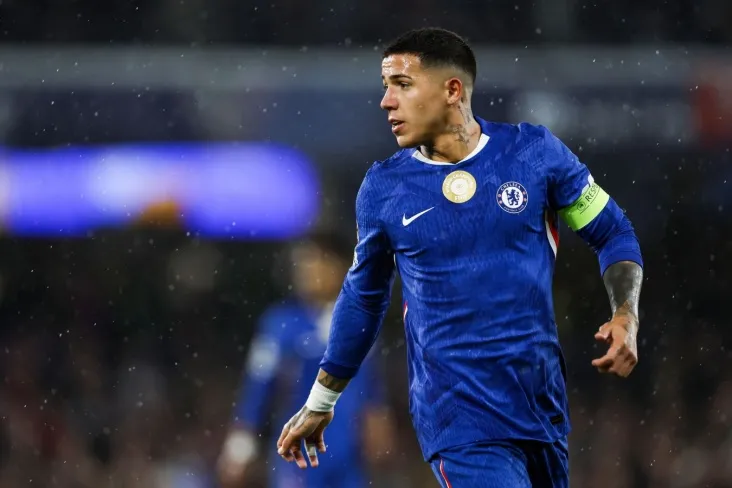 "U chiziqni kesib o'tdi." Rosenor-Enzo Fernandes bilan vaziyat haqida