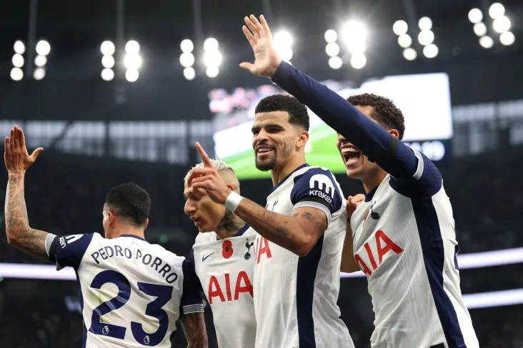 "Tottenxem" Kanye Uestga o'z stadionida o'ynashga ruxsat bermadi — Daily Mail