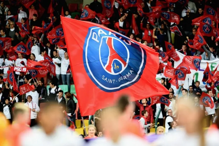 PSJ muxlislari Hulkning"Liverpul" emblemasini yirtib tashlagan bannerini osib qo'yishdi