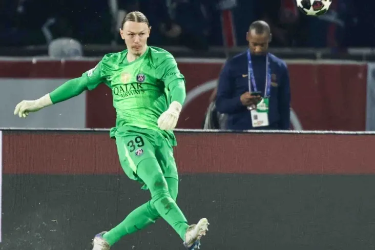 Safonov LCHda "Liverpul" bilan o'yindan keyin "PSJ" echinish xonasida kayfiyat haqida gapirdi