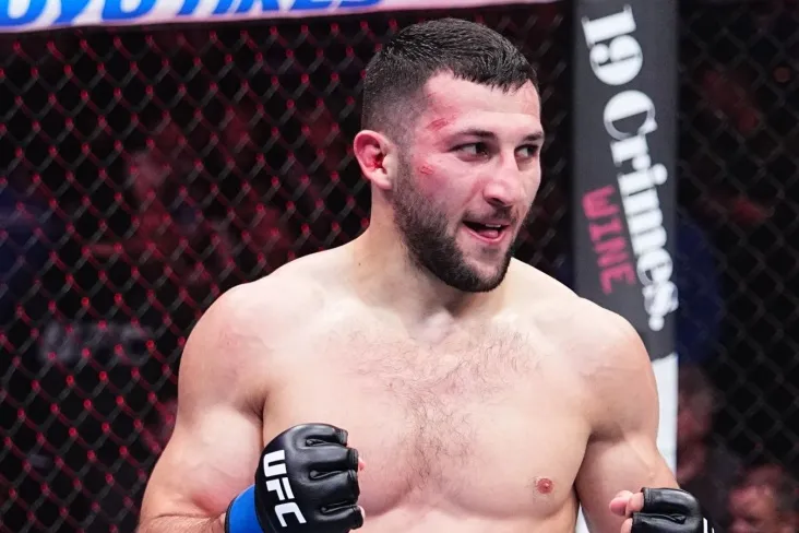 Azamat Bekoyev birinchi marta Trishon Gor bilan jangda muddatidan oldin mag'lubiyatga uchraganini izohladi