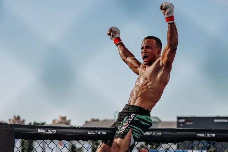 Nigeriyalik ildizlarga ega bo'lgan rossiyalik jangchi PFLning Afrikadagi debyutida g'alaba qozondi