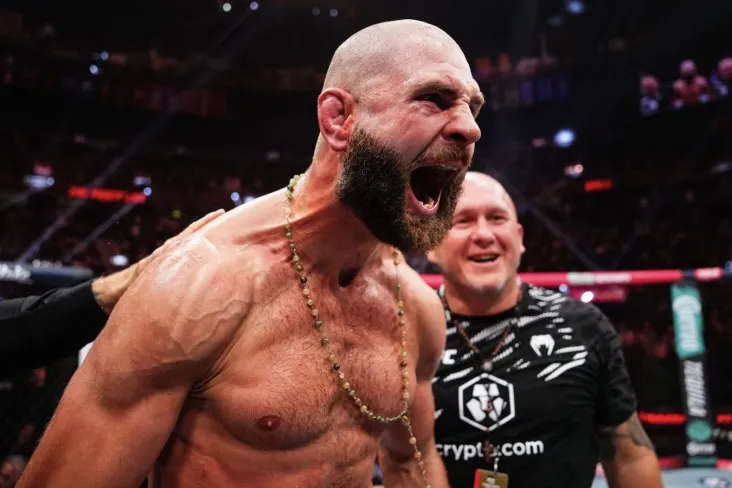 UFC 327: jonli efir, onlayn jonli efirni qanday va qayerda tomosha qilish kerak