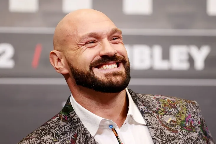 Tayson Fyuri professional faoliyatidagi 35-g'alabasini qo'lga kiritib, Arslanbek Mahmudovni mag'lub etdi.