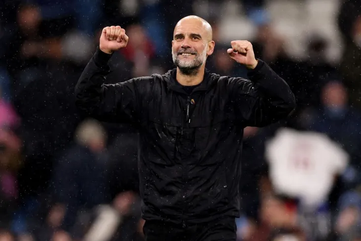 Gvardiola" Manchester Siti " nima uchun mavsum oxirida qo'shilgani haqidagi savolga hazil bilan javob berdi