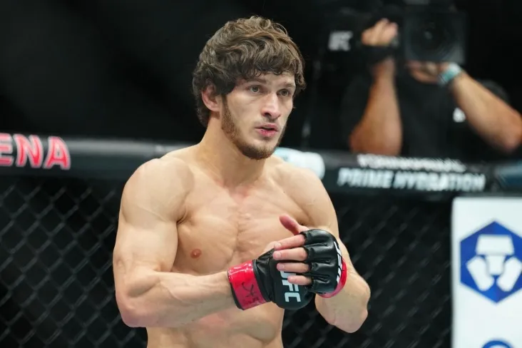 Aleksey Oleynik Yevloyevning Volkanovskiy bilan jangda imkoniyatlarini baholadi