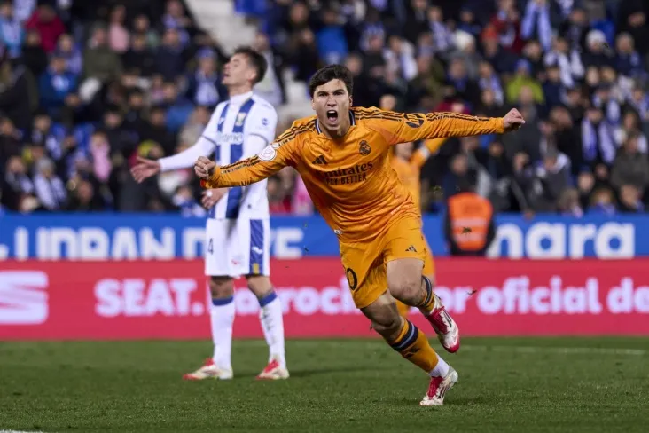 "Real" yozgi oynada asosiy jamoaning forvardiga bo'lgan huquqlarning 50 foizini sotadi-Athletic