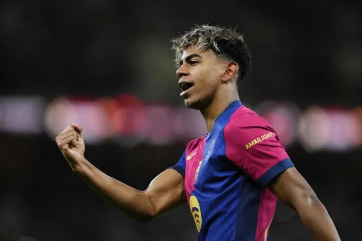 Yamal Chempionlar Ligasining 10 o'yinida oltita gol urdi va to'rtta yordam berdi