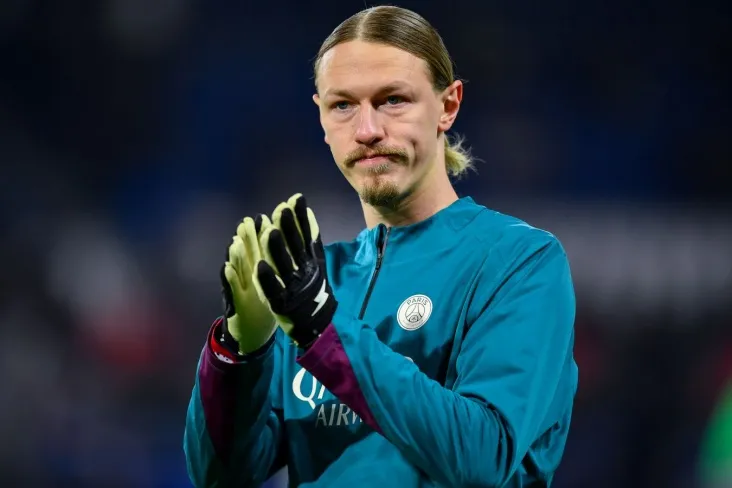 "Uning noan'anaviy uslubdagi mushtlari bebaho bo'lib chiqdi." RMC-LCHda Safonov haqida