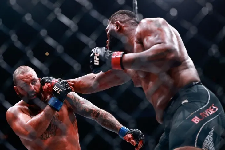 Kertis Bleds UFC 327da Hokit bilan mag'lubiyatga uchragan jangda g'alaba qozonganini aytdi