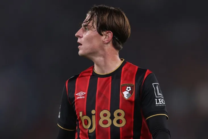 "Chelsi "57,5 million evrolik" Bornmut " yarim himoyachisini nishonga oldi-The Independent