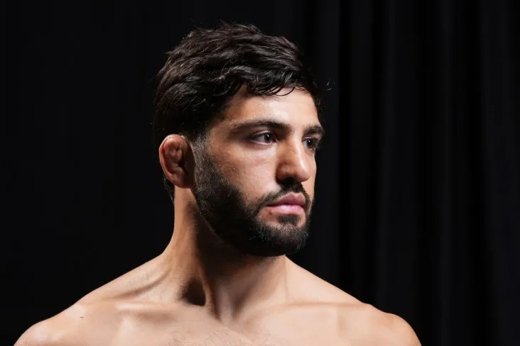 "Amerika havosini siking." Tsarukyan parvozdan chiqarilgandan so'ng shaxsiy samolyotdan videoni joylashtirdi