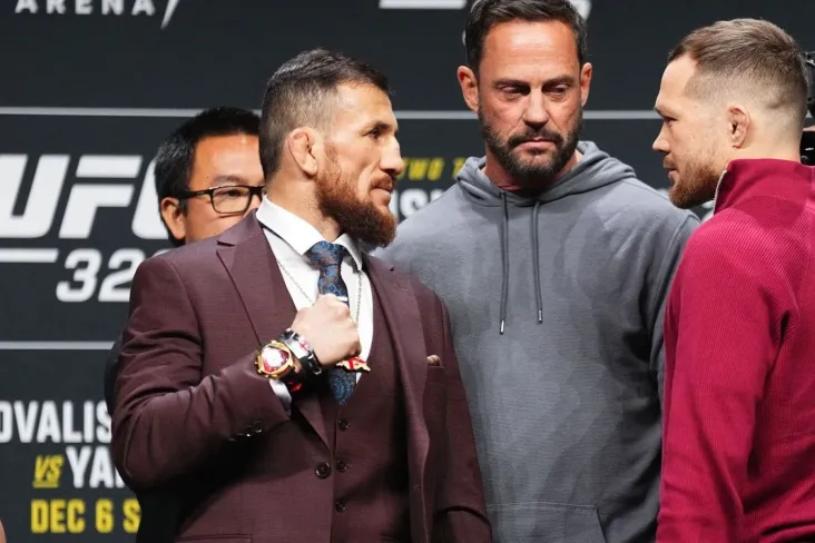 Merab Dvalishvili AQShdagi deraza yuvish mashinasi bilan selfi binosining tashqi devoriga chiqdi