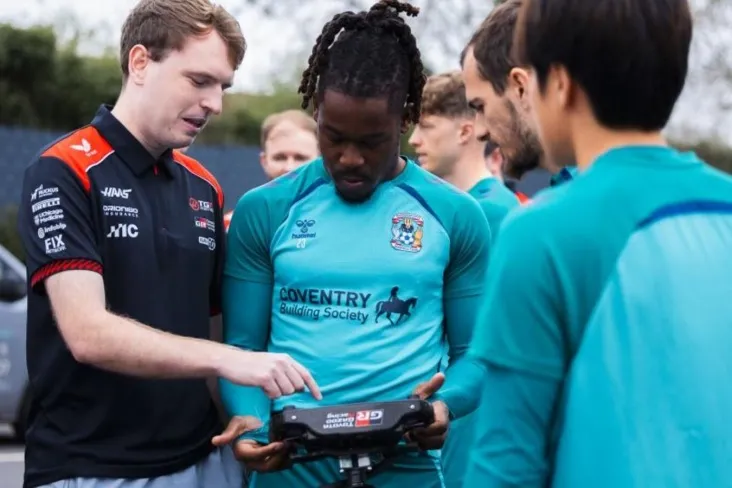 Sky Sports "Koventri Siti" futbolchilari bilan "Haas"muhandislarining mashg'ulotlarini namoyish etdi