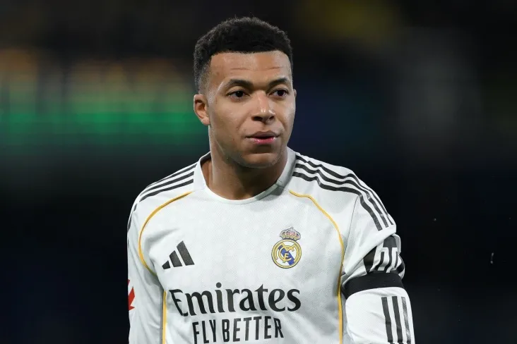 Shveytsariyaning Hublot brendi Mbappe bilan birgalikda 29,4 ming evro qiymatidagi cheklangan soatni chiqardi.