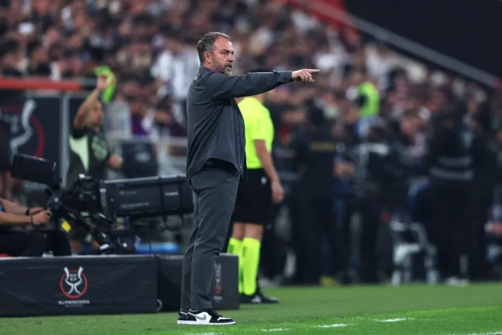 Flick "Barselona" konfiguratsiyasiga yondashuvni o'zgartirmoqchi va yoz uchun maqsadlarni aniqladi — Sport.es