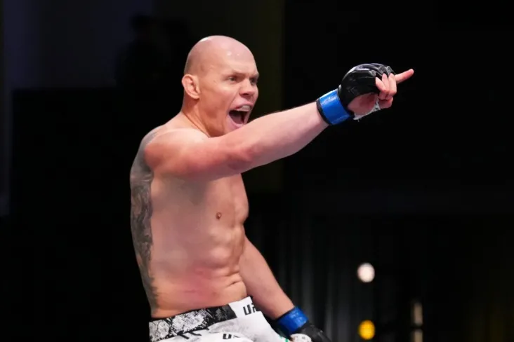 "Keling, ruslar haqidagi so'zlarni yana yutib yuboraylik." Bogdan Guskov Paulo Kostaga qarshi chiqdi