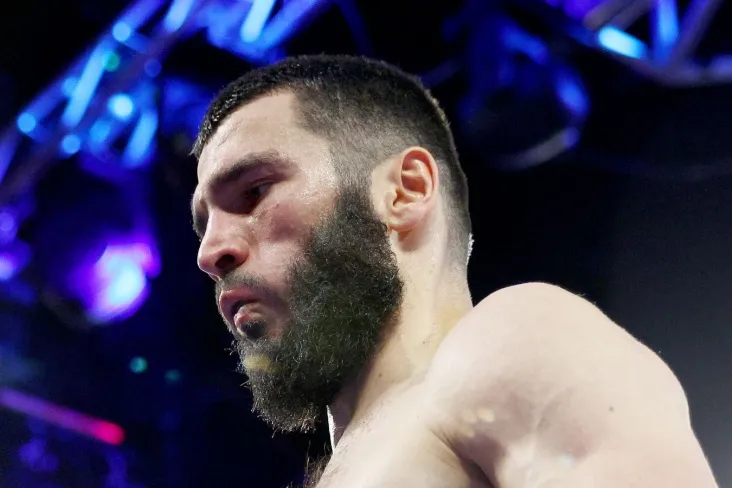 Beterbiyev The Ring jurnalining P4P reytingidan chiqarib tashlandi, Bivol hali ham eng yaxshi 5 talikka kirdi