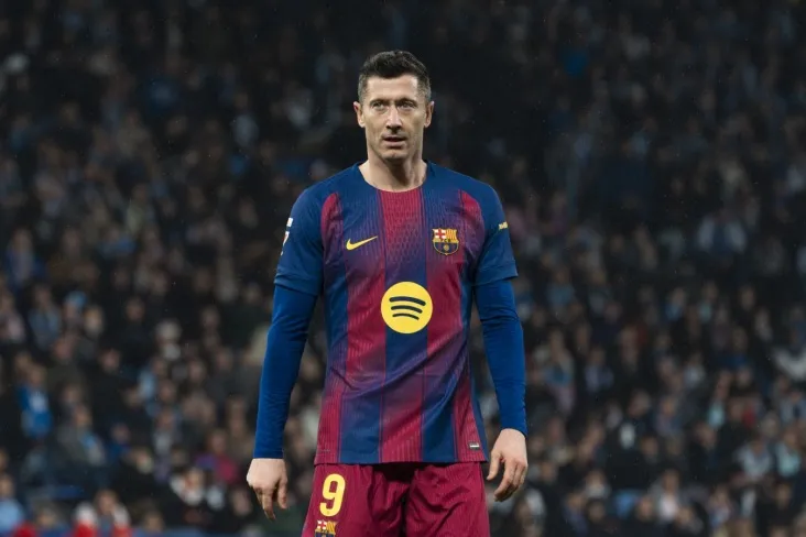 Polsha terma jamoasining sobiq darvozaboni Levandovskiyga murojaat qilib, Flickni tanqid qildi