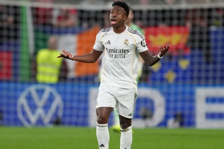 Arbeloa Vinisius Juniorga qarshi muxlislarning hushtagiga munosabat bildirdi