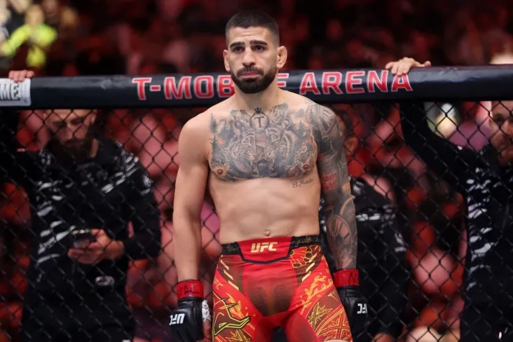 Ilyos Topuriya Makgregor va Xollouey jangini oldindan aytib bo'lmaydigan deb atadi