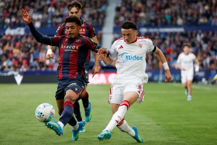 "Sevilya "" Levante " ga la Liga o'yinida var tomonidan bekor qilingan ikkita penalti bilan mag'lub bo'ldi