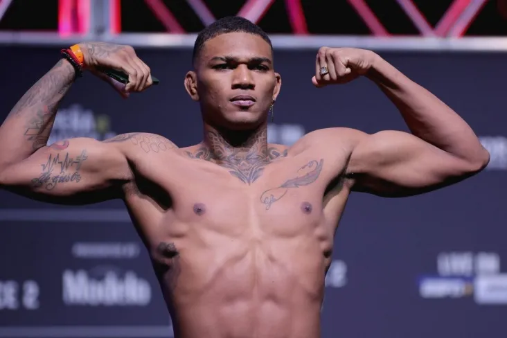 "Hujjatlar imzolangan." Machachev bilan jang qilmoqchi bo'lgan Morales jang uchun shartnoma imzoladi